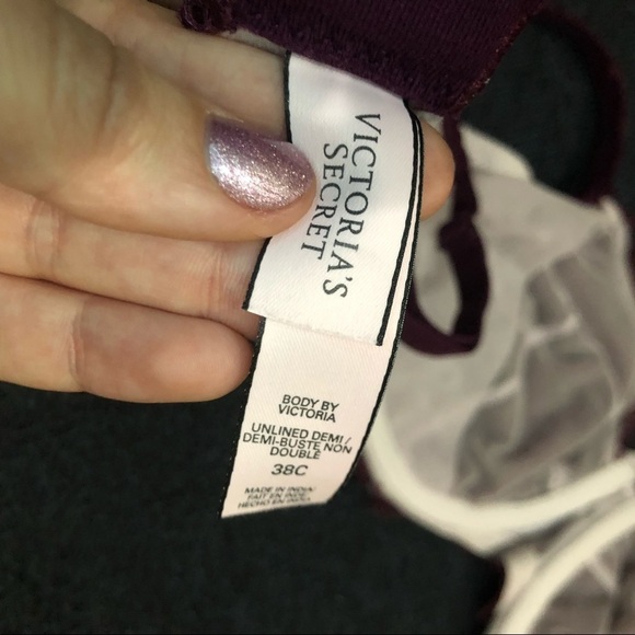 Victoria’s Secret No Padded Cream & Purple Floral Laced Bra Size 38C - Picture 8 of 8